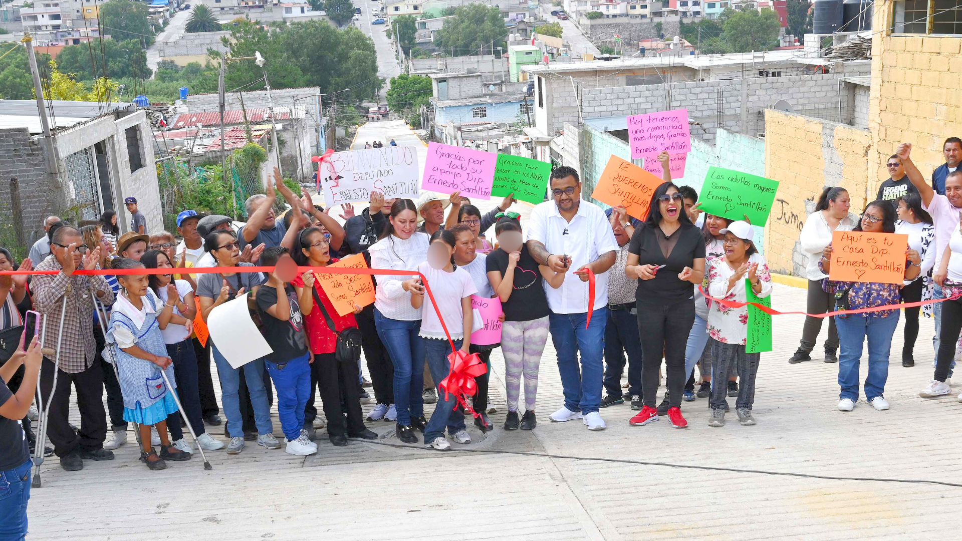 Ernesto Santillán en asamblea vecinal